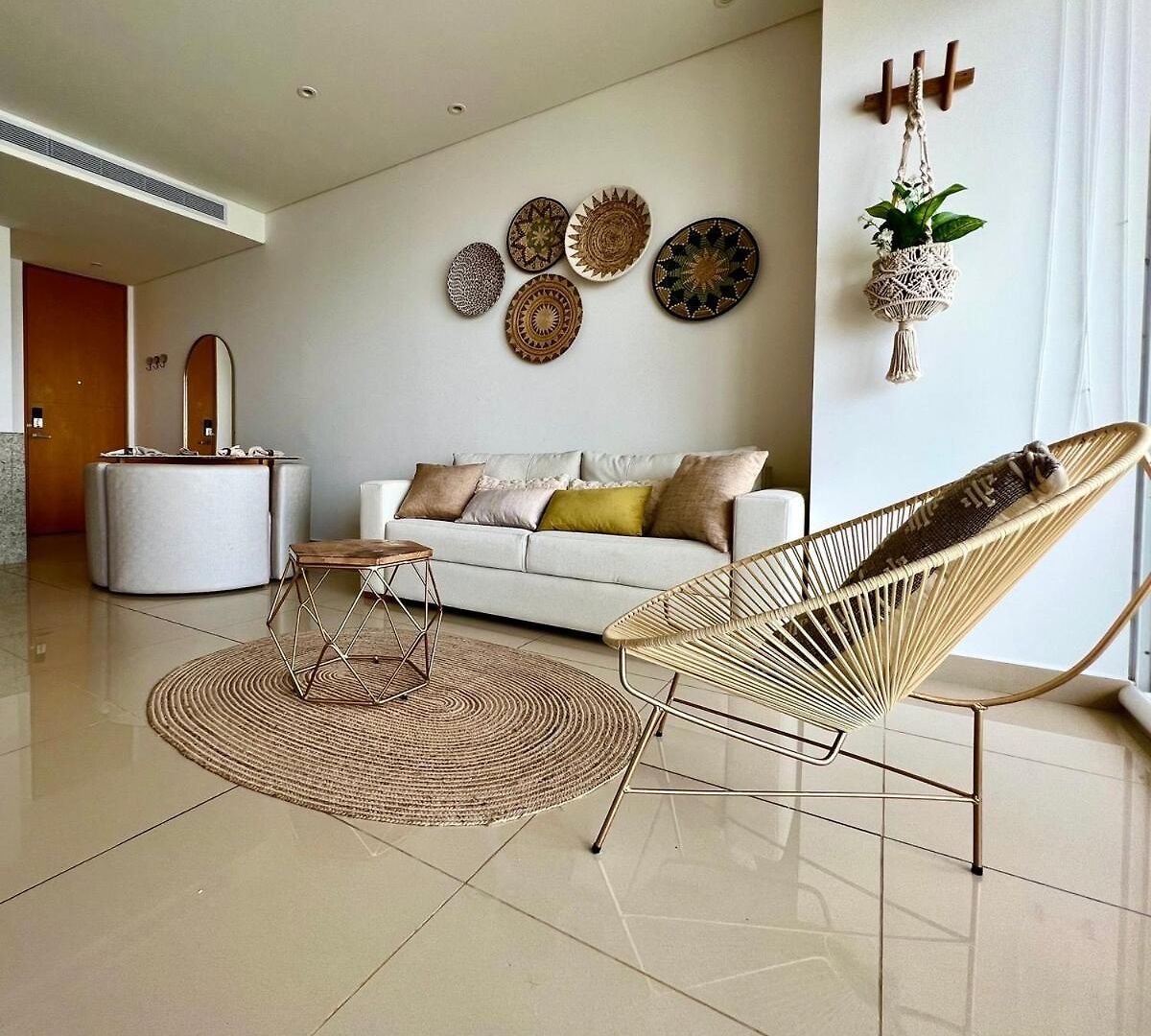 Colombia- H2 Hyatt Condo-bay View *
