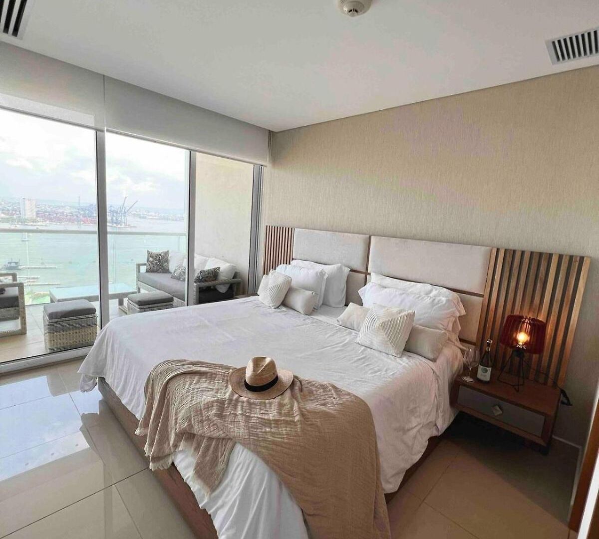 Colombia- H2 Hyatt Condo-bay View Apartamento *