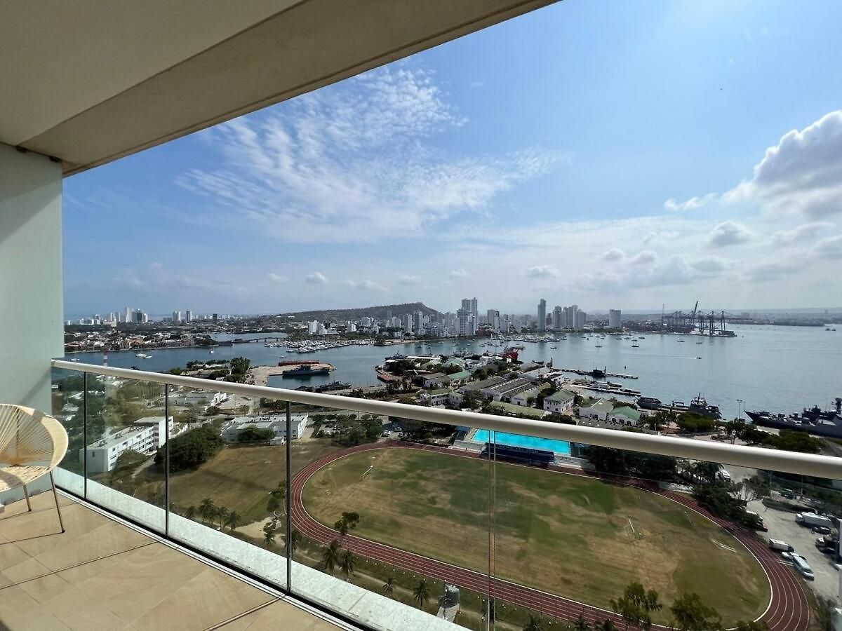 Colombia- H2 Hyatt Condo-bay View *